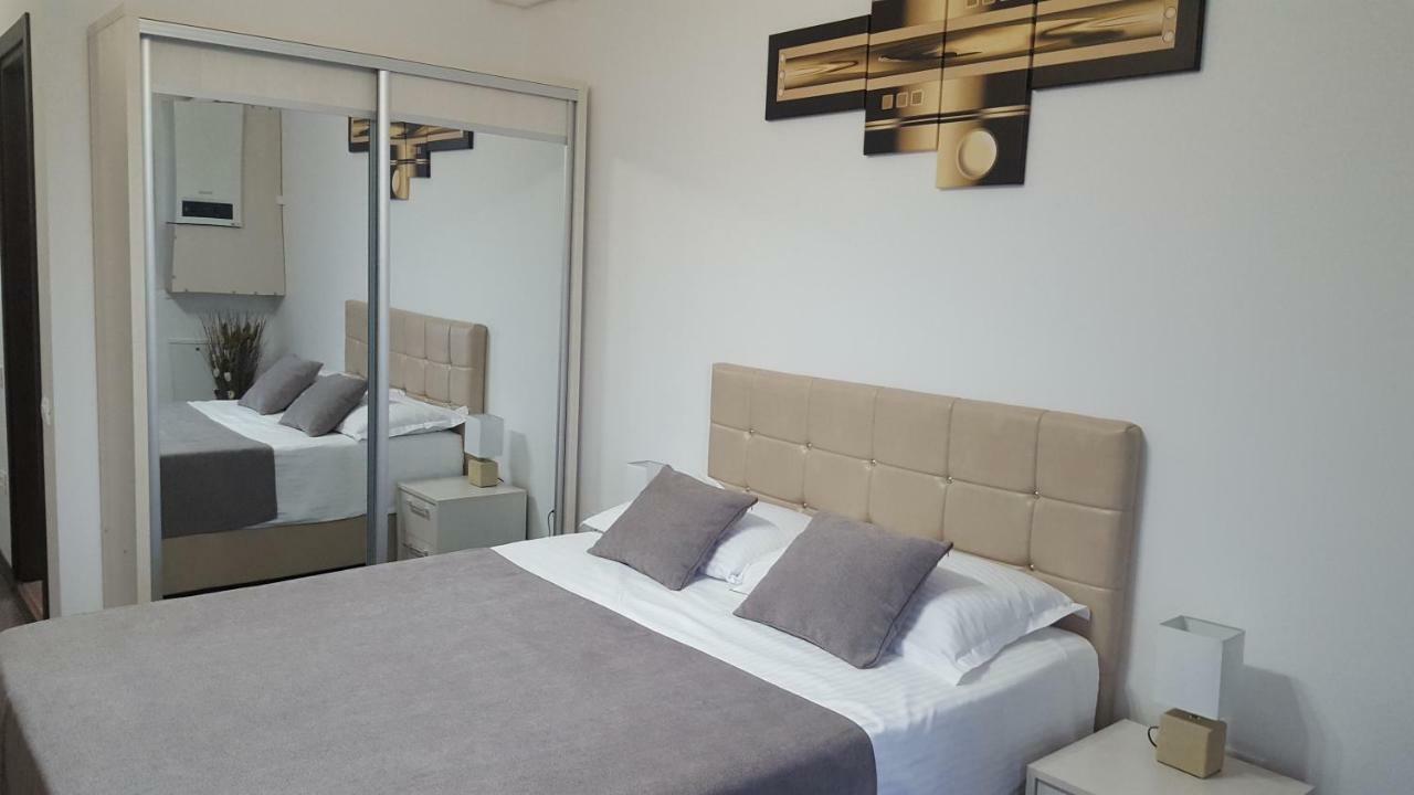 Alex Marina Flat Apartment Mamaia Bagian luar foto