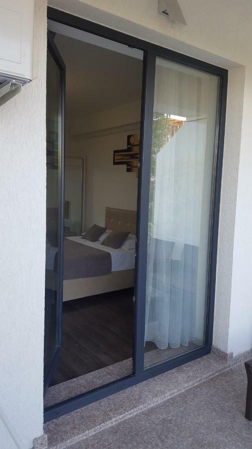 Alex Marina Flat Apartment Mamaia Bagian luar foto